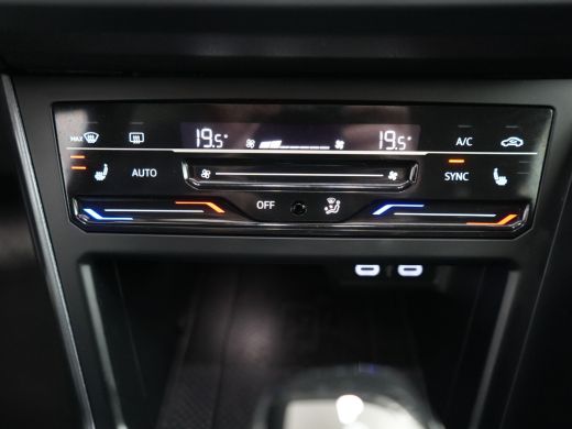 Volkswagen Taigo 1.0 TSI Style | Achterbank in delen neerklapbaar | Achteruitrijcamera | Airco (automatisch) ActivLease financial lease