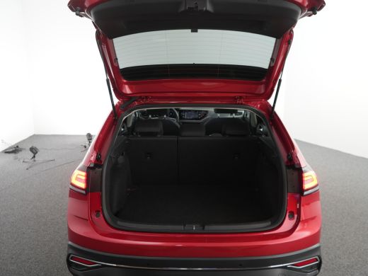 Volkswagen Taigo 1.0 TSI Style | Achterbank in delen neerklapbaar | Achteruitrijcamera | Airco (automatisch) ActivLease financial lease