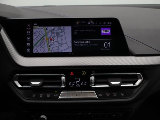 BMW 1 Serie M-Sport 118i Introduction Edition | Achteruitrijcamera | Airco (automatisch) | Armsteun voor ActivLease financial lease