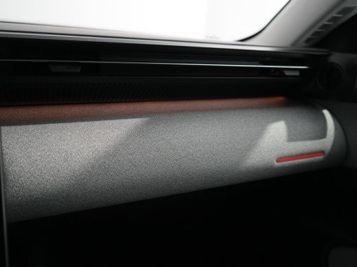 Citroën C5 Aircross Max | 'Extended Ambient Lightning': Uitgebreide sfeerverlichting langs het dashboard, tweeters, v... ActivLease financial lease