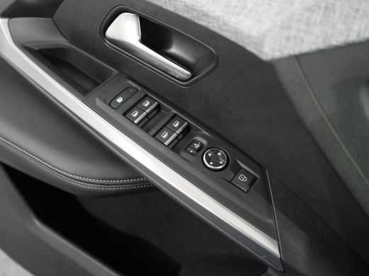 Peugeot 3008 1.2 Hybrid 136 GT | Achteruitrijcamera | Apple Carplay/Android Auto|telefoonintegratie premium | ... ActivLease financial lease