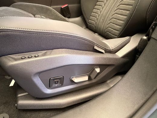 Peugeot 3008 GT | Advanced Active Safety Brake met camera en radar (Pack Safety Plus) | Climate Control | Elek... ActivLease financial lease