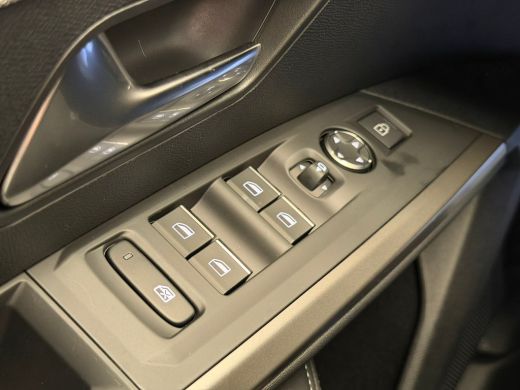 Peugeot 3008 GT | Advanced Active Safety Brake met camera en radar (Pack Safety Plus) | Climate Control | Elek... ActivLease financial lease