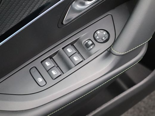 Peugeot e-2008 EV GT 54 kWh | 11 kW lader | Achteruitrijcamera | Airco (automatisch) ActivLease financial lease