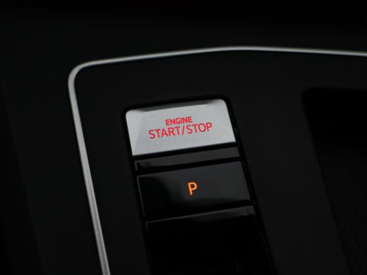 Volkswagen Golf 1.4 eHybrid GTE NL Auto! | Achteruitrijcamera | Apple Carplay/Android Auto|telefoonintegratie pre... ActivLease financial lease