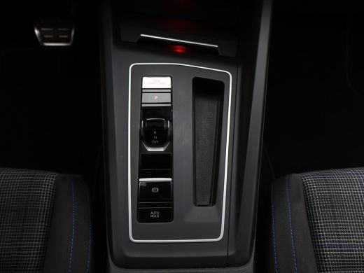 Volkswagen Golf 1.4 eHybrid GTE NL Auto! | Achteruitrijcamera | Apple Carplay/Android Auto|telefoonintegratie pre... ActivLease financial lease