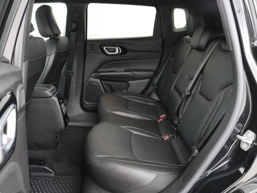 Jeep Compass 4xe 240 Plug-in Hybrid Electric S | Stoel & stuurverwarming | Trekhaak | Adaptive cruise | 360 Ca... ActivLease financial lease