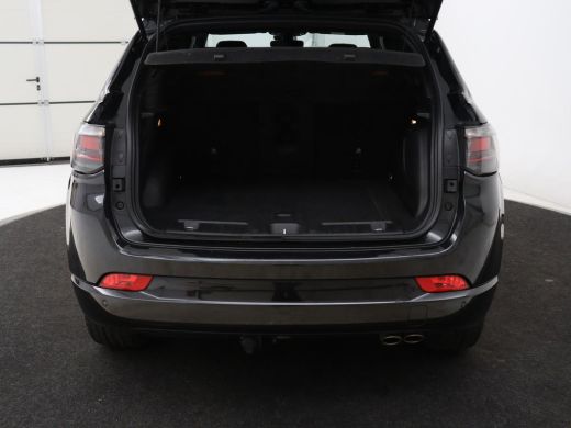 Jeep Compass 4xe 240 Plug-in Hybrid Electric S | Stoel & stuurverwarming | Trekhaak | Adaptive cruise | 360 Ca... ActivLease financial lease