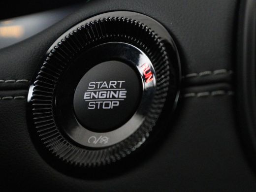 Jeep Compass 4xe 240 Plug-in Hybrid Electric S | Stoel & stuurverwarming | Trekhaak | Adaptive cruise | 360 Ca... ActivLease financial lease