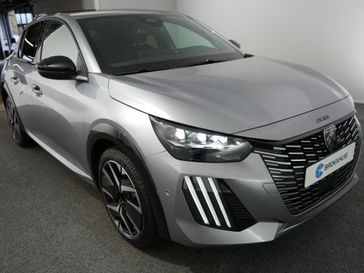 Peugeot 208 GT | Armsteunen op de voorportieren bekleed met kunstleder met groen sierstiksel (GT-Line) | Clim... ActivLease financial lease