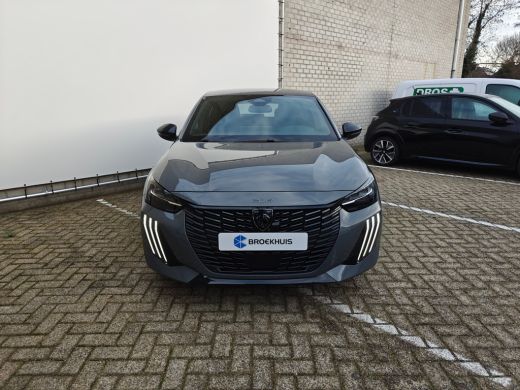 Peugeot 208 GT | Armsteunen op de voorportieren bekleed met kunstleder met groen sierstiksel (GT-Line) | Clim... ActivLease financial lease