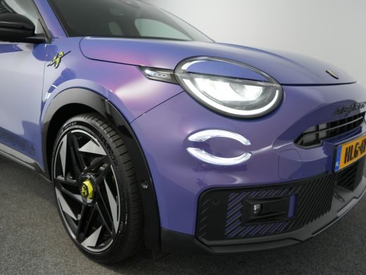 Abarth 600e Scorpionissima 54 kWh | Airco (automatisch) | Armsteun voor | Lederen/microvezel bekleding ActivLease financial lease