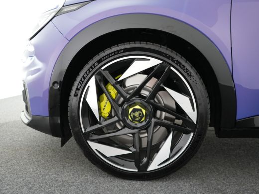 Abarth 600e Scorpionissima 54 kWh | Airco (automatisch) | Armsteun voor | Lederen/microvezel bekleding ActivLease financial lease