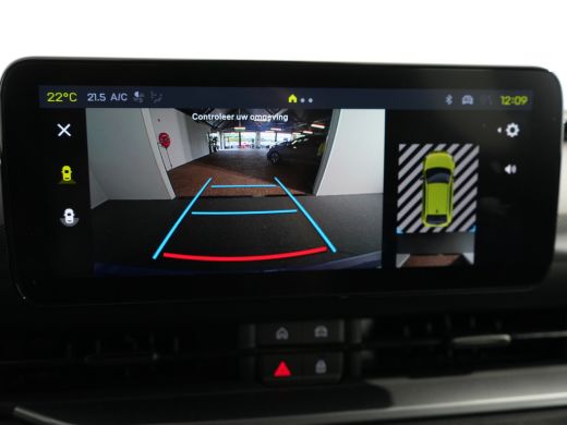 Abarth 600e Scorpionissima 54 kWh | Airco (automatisch) | Armsteun voor | Lederen/microvezel bekleding ActivLease financial lease