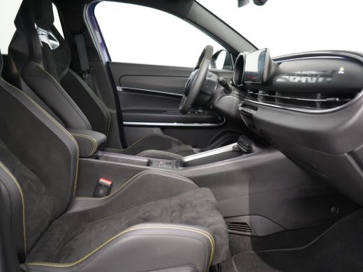 Abarth 600e Scorpionissima 54 kWh | Airco (automatisch) | Armsteun voor | Lederen/microvezel bekleding ActivLease financial lease