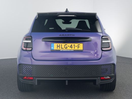 Abarth 600e Scorpionissima 54 kWh | Airco (automatisch) | Armsteun voor | Lederen/microvezel bekleding ActivLease financial lease