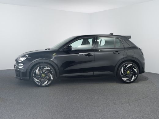 Abarth 600e Turismo | 10,25" touchscreen radio met Bluetooth, DAB & USB | 11 kW lader | Adaptieve Cruise Control ActivLease financial lease