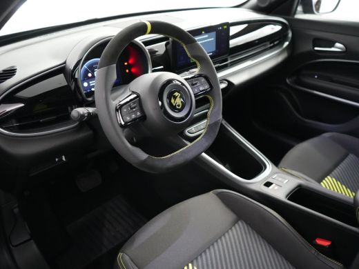 Abarth 600e Turismo | 10,25" touchscreen radio met Bluetooth, DAB & USB | 11 kW lader | Adaptieve Cruise Control ActivLease financial lease