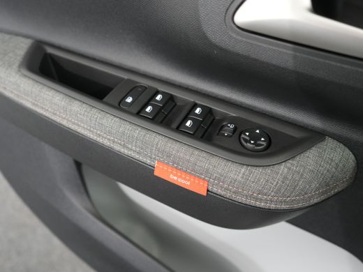 Citroën &euml;-C3 Aircross Plus 113pk 44 kWh | &euro; 3000 Voorraad Voordeel | Achteruitrijcamera | Adaptief demping systeem | Ap... ActivLease financial lease