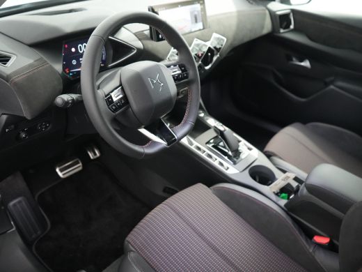 DS DS 3 Performance Line | 17" lichtmetalen velgen DUBLIN | DS Iris Navigatie System | Interieur Black Al... ActivLease financial lease