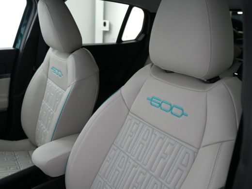 Fiat 600 1.2 Hybrid La Prima | Achteruitrijcamera | Airco (automatisch) | Apple Carplay/Android Auto|telef... ActivLease financial lease