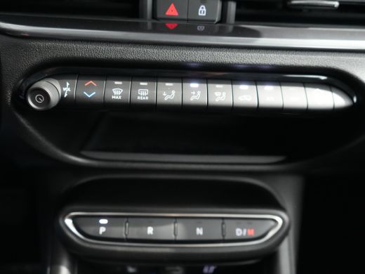 Fiat 600 | &euro; 3000 Voorraad Voordeel | 1.2 Hybrid Urban Limited Black Edition | Apple Carplay/Android Auto|... ActivLease financial lease