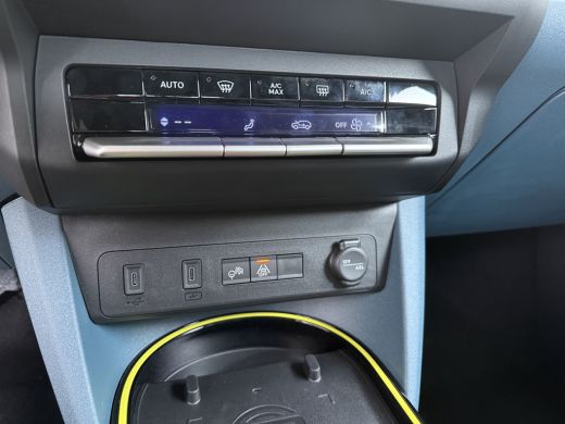 Fiat Grande Panda 1.2 Hybrid La Prima | Achteruitrijcamera | Afdaal assistent | Airco (automatisch) ActivLease financial lease