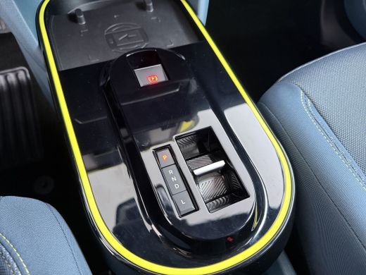 Fiat Grande Panda 1.2 Hybrid La Prima | Achteruitrijcamera | Afdaal assistent | Airco (automatisch) ActivLease financial lease