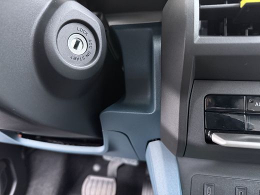 Fiat Grande Panda 1.2 Hybrid La Prima | Achteruitrijcamera | Afdaal assistent | Airco (automatisch) ActivLease financial lease