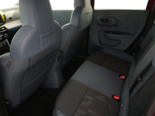 Fiat Grande Panda Icon | 10,25" touchscreen radio met Bluetooth, DAB & USB | Airconditioning handmatig | Cruise Con... ActivLease financial lease