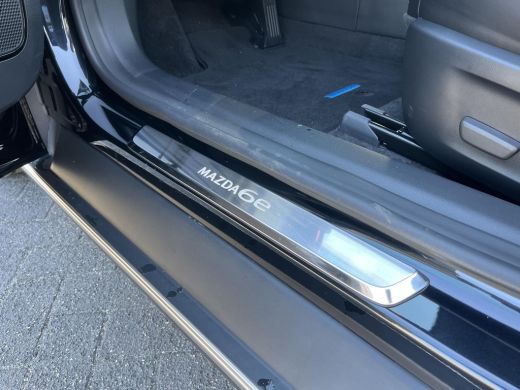 Mazda 6 Takumi 68.8 kWh Black edition | Navigatie ActivLease financial lease
