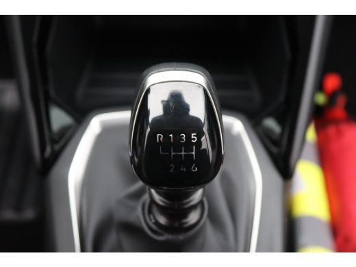 Peugeot 208 &euro; 3.540,- Voorraad Voordeel | 1.2 PureTech 100 Style | Airco | Apple Carplay/Android Auto|telefoo... ActivLease financial lease