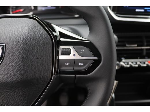 Peugeot 208 &euro; 3.540,- Voorraad Voordeel | 1.2 PureTech 100 Style | Airco | Apple Carplay/Android Auto|telefoo... ActivLease financial lease