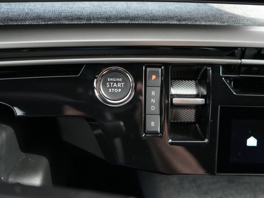 Peugeot 3008 1.6 plug-in Hybrid 195 Allure | 360 Camera | 7,4 kW lader | Afneembare Trekhaak ActivLease financial lease