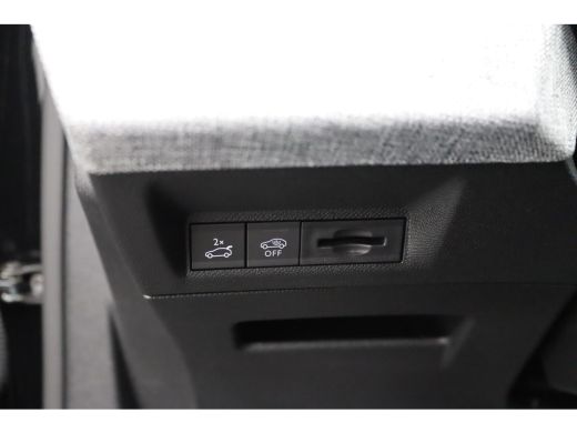 Peugeot 3008 &euro; 4000,- Voorraad Voordeel | 1.2 Hybrid 145 GT | Achteruitrijcamera | Elektrisch glazen panorama-... ActivLease financial lease