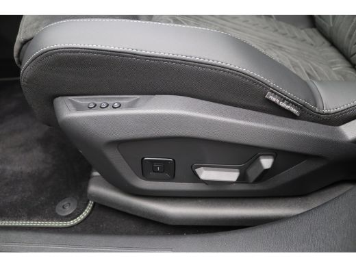 Peugeot 3008 &euro; 4000,- Voorraad Voordeel | 1.2 Hybrid 145 GT | Achteruitrijcamera | Elektrisch glazen panorama-... ActivLease financial lease