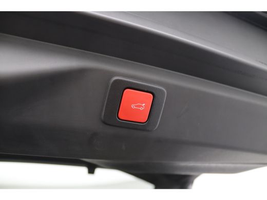 Peugeot 3008 &euro; 4000,- Voorraad Voordeel | 1.2 Hybrid 145 GT | Achteruitrijcamera | Elektrisch glazen panorama-... ActivLease financial lease