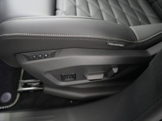 Peugeot e-3008 Launch Edition 325 Dual Motor 73 kWh | 11 kW lader | Achterbank in delen neerklapbaar | Achtersto... ActivLease financial lease