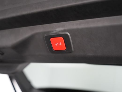 Peugeot e-3008 Launch Edition 325 Dual Motor 73 kWh | 11 kW lader | Achterbank in delen neerklapbaar | Achtersto... ActivLease financial lease