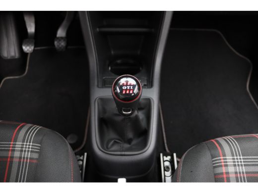 Volkswagen up! 1.0 TSI GTI | Achteruitrijcamera | Afwijkende dakkleur | Airco (automatisch) ActivLease financial lease