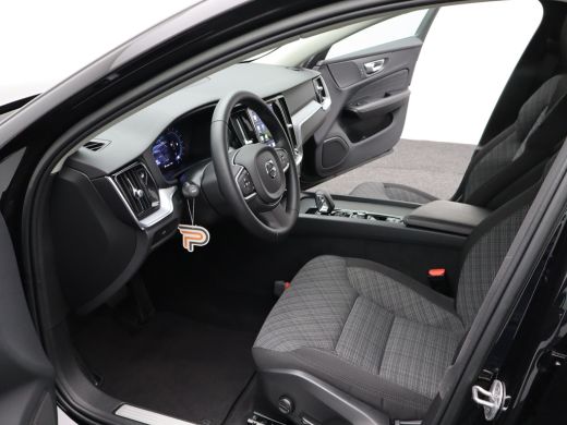 Volvo  V60 2.0 B4 Core | Achteropkomend verkeer waarschuwing | Achterruitverwarming | Achteruitrij assistent ActivLease financial lease