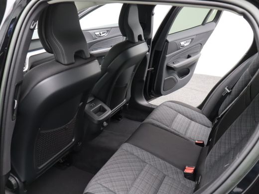 Volvo  V60 2.0 B4 Core | Achteropkomend verkeer waarschuwing | Achterruitverwarming | Achteruitrij assistent ActivLease financial lease