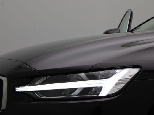 Volvo  V60 2.0 B4 Core | Achteropkomend verkeer waarschuwing | Achterruitverwarming | Achteruitrij assistent ActivLease financial lease