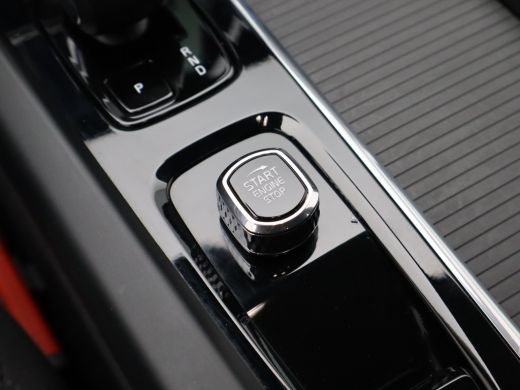 Volvo  V60 2.0 B4 Core | Achteropkomend verkeer waarschuwing | Achterruitverwarming | Achteruitrij assistent ActivLease financial lease