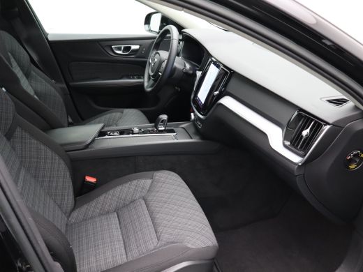 Volvo  V60 2.0 B4 Core | Achteropkomend verkeer waarschuwing | Achterruitverwarming | Achteruitrij assistent ActivLease financial lease