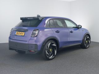 Abarth 600e Scorpionissima 54 kWh | Airco (automatisch) | Armsteun voor | Lederen/microvezel bekleding