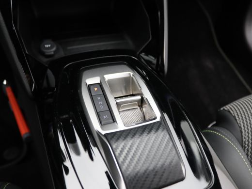 Peugeot 208 1.2 Hybrid 145 e-DCS6 GT | Achterbank in delen neerklapbaar | Achterruitverwarming | Achterspoiler ActivLease financial lease