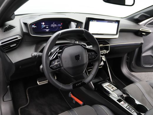Peugeot 208 1.2 Hybrid 145 e-DCS6 GT | Achterbank in delen neerklapbaar | Achterruitverwarming | Achterspoiler ActivLease financial lease
