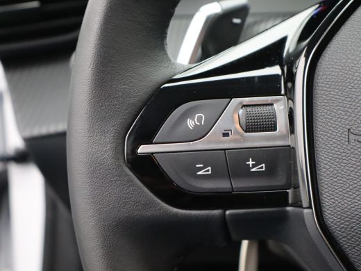 Peugeot 208 Hybrid 100 e-DCS6 Allure | Apple Carplay/Android Auto|telefoonintegratie premium | Armsteun voor ... ActivLease financial lease