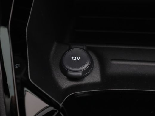 Peugeot 208 Hybrid 100 e-DCS6 GT | Achterbank in delen neerklapbaar | Achterruitverwarming | Achterspoiler ActivLease financial lease